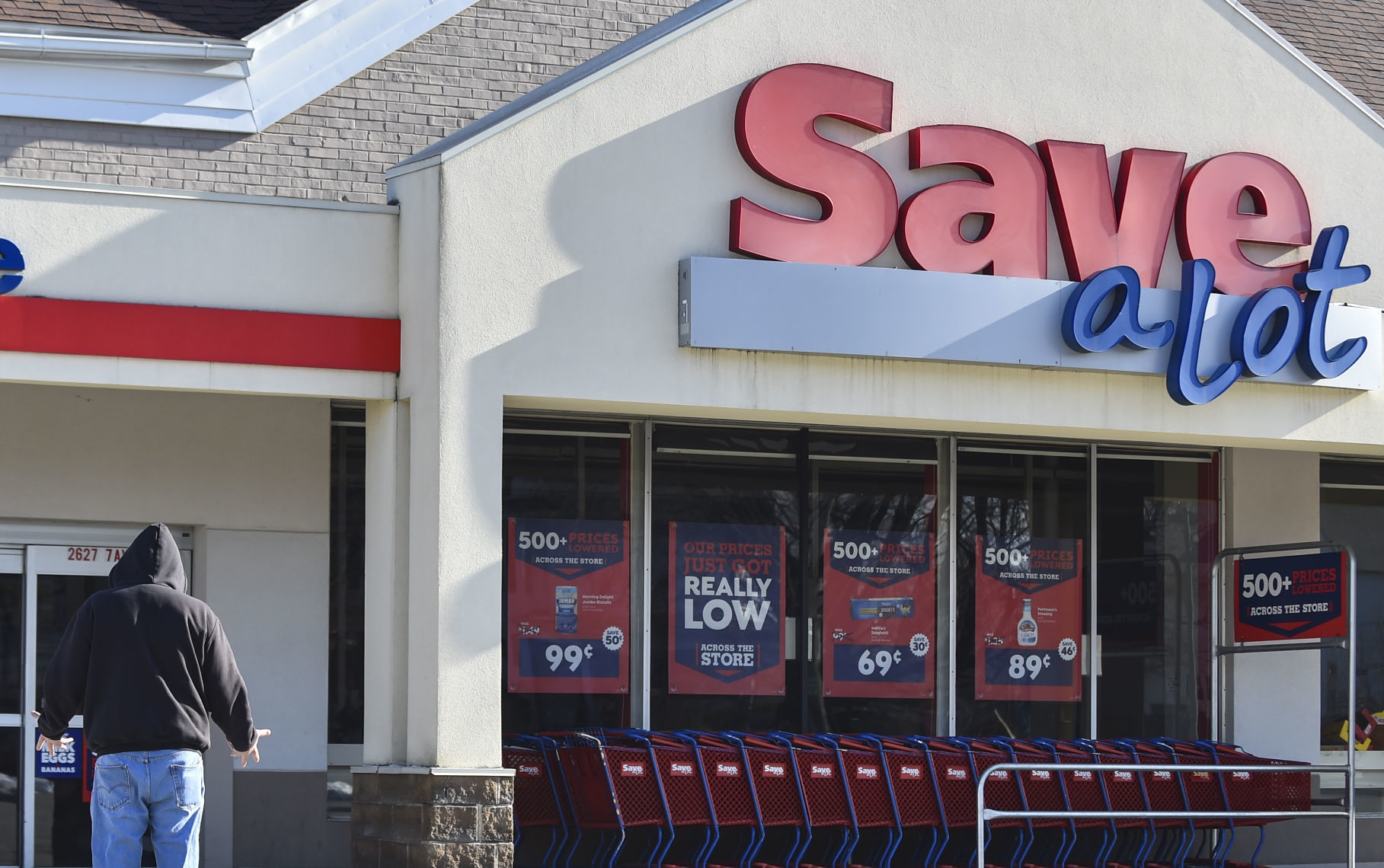 120618-save-a-lot-5a.jpg
